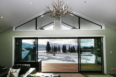 Interior. Antler Lodge Lake Tekapo