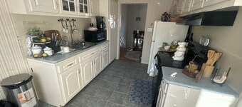 Your Quiet Home Away from Home – 3BR Oasis with  Amenities