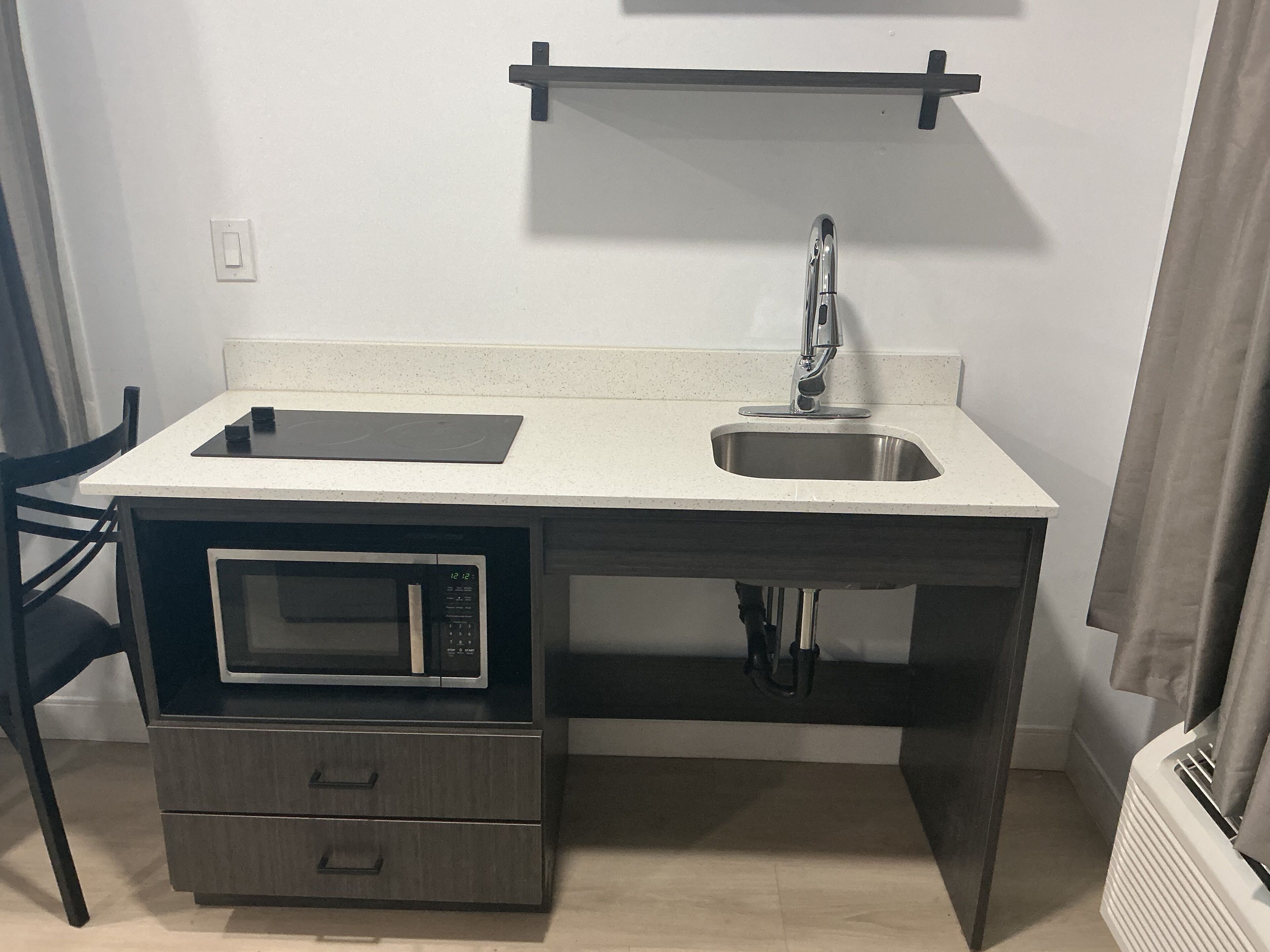 Standard Queen Kitchenette | Private kitchenette | Fridge