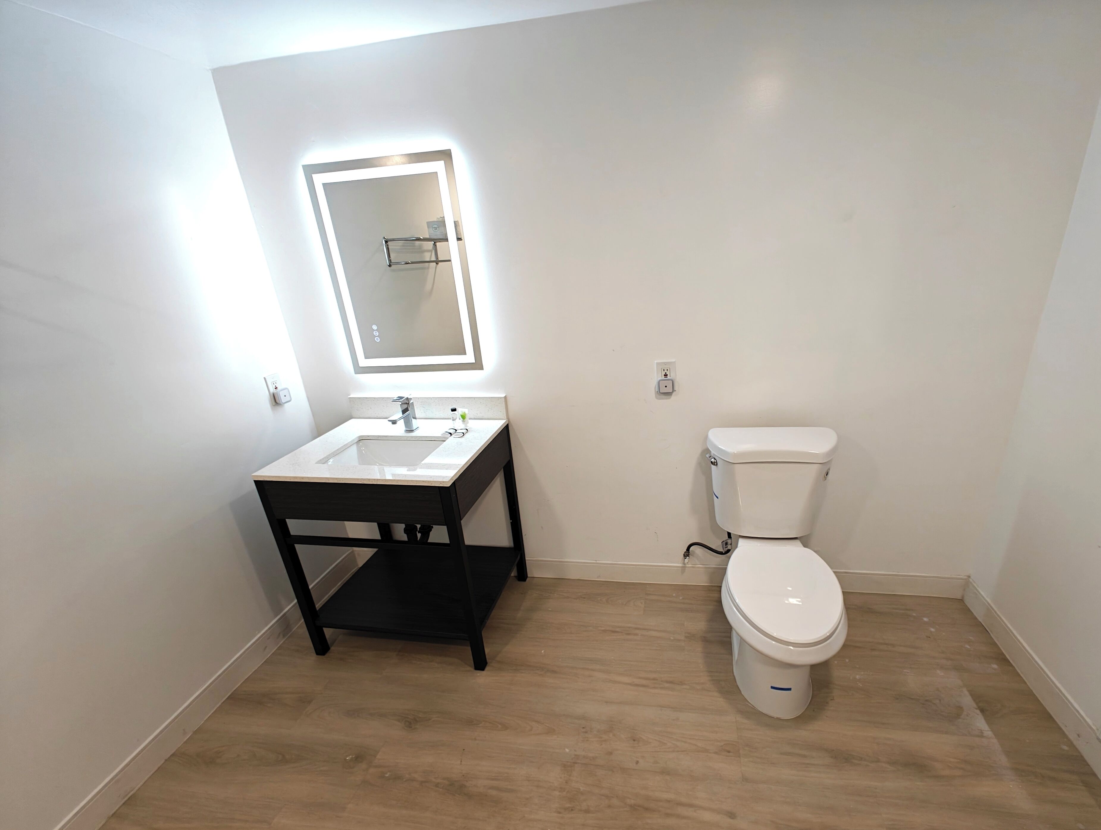 Jacuzzi Queen Suites | 浴室 | 提供毛巾、番梘、洗頭水、廁紙