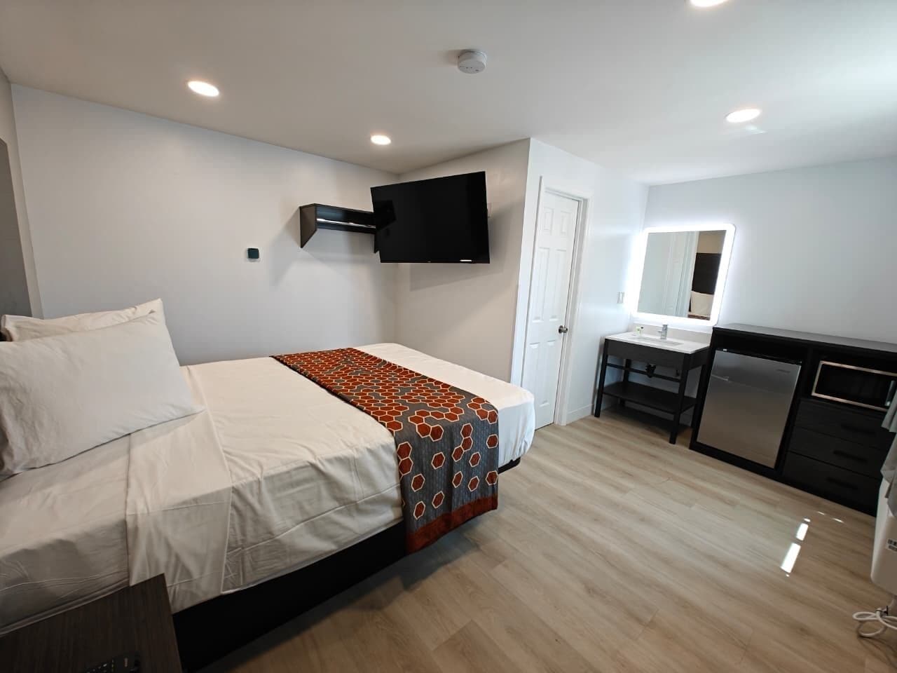 Standard Queen | 書桌、手提電腦工作空間、遮光窗簾/窗簾、隔音