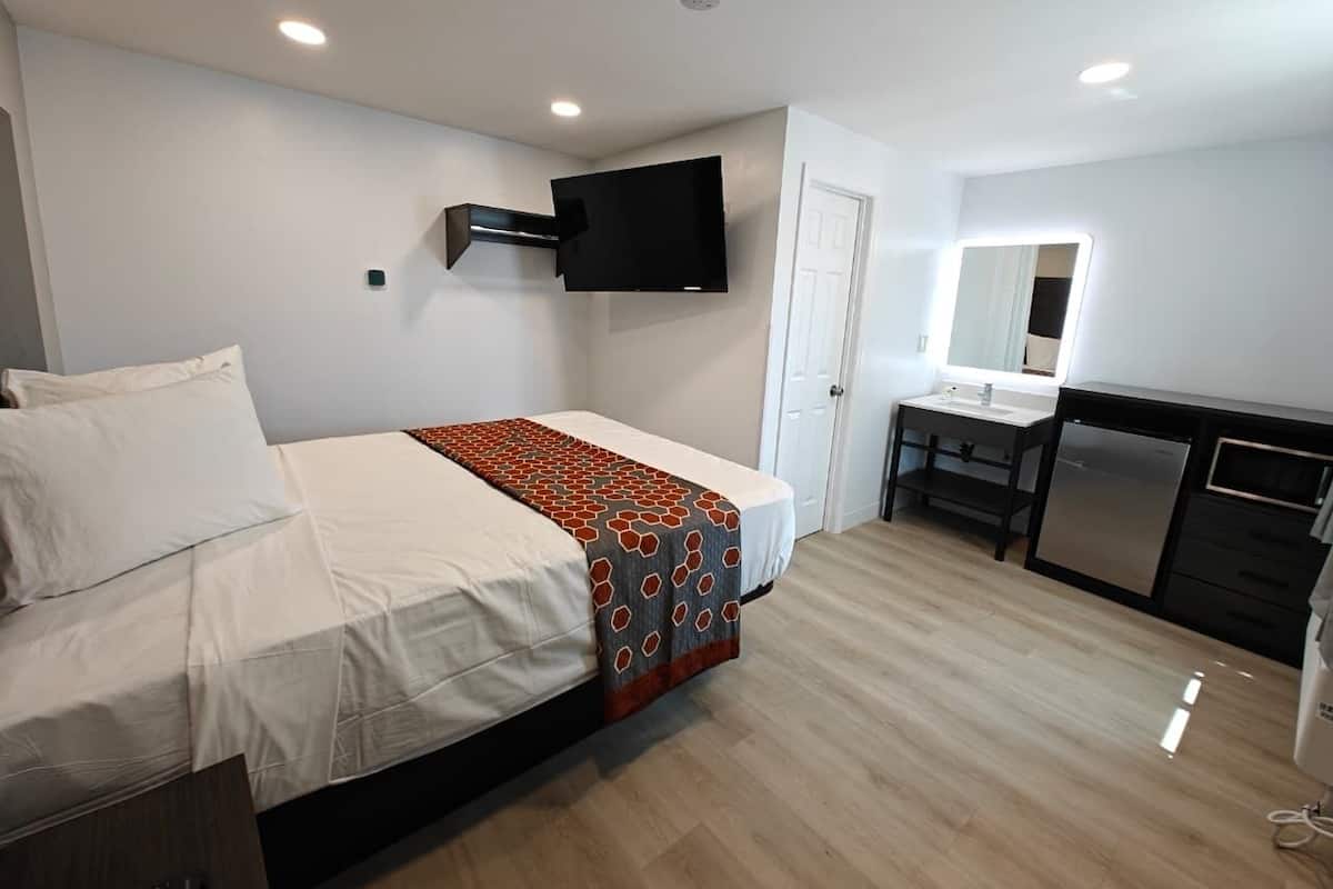 Standard Queen | 書桌、手提電腦工作空間、遮光窗簾/窗簾、隔音