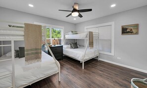 3 chambres, fer et planche à repasser, accès au Wi-Fi (inclus)