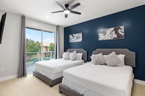 4 bedrooms, iron/ironing board, Internet, bed sheets