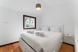 2 habitaciones, tabla de planchar con plancha, internet y ropa de cama 