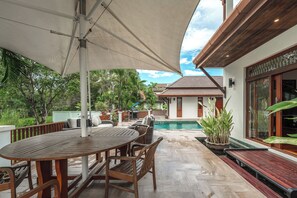 Villa | Terrace/patio