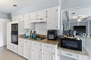 Micro-ondas, fogão, cooktop, lava-louças