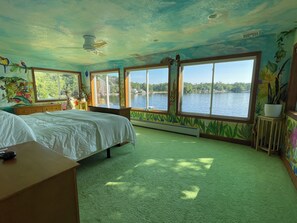 3 bedrooms, desk, iron/ironing board, free WiFi