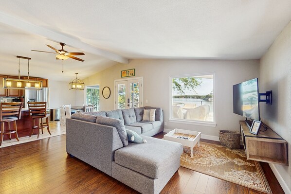 TV, DVD player, ping pong, books