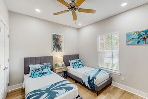 2 室のベッドルーム、アイロン / アイロン台、インターネット、ベッドシーツ