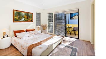 3 quartos, ferros/tábuas de passar roupa, Wi-Fi, roupa de cama