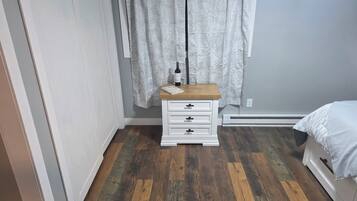 1 dormitorio, tabla de planchar con plancha, wifi gratis y ropa de cama