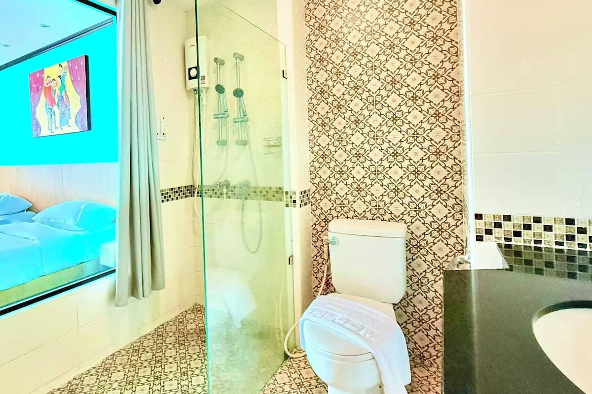 Basic Double or Twin Room, City View | In-room safe, blackout drapes, soundproofing, free WiFi