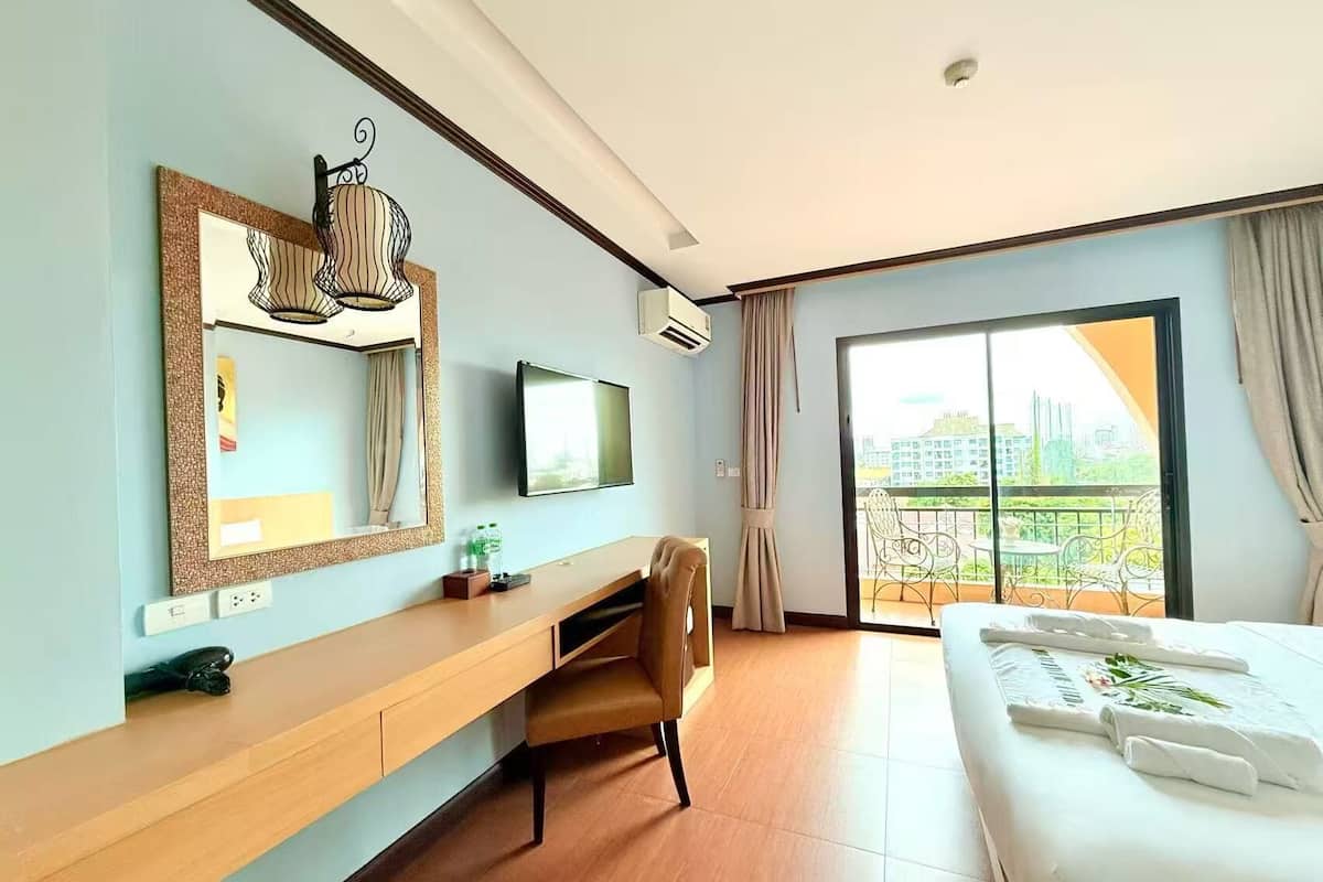 Comfort Double Room, City View | In-room safe, blackout drapes, soundproofing, free WiFi