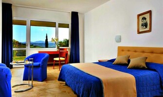 Comfort Double or Twin Room, Hill View | Minibar, in-room safe, desk, laptop workspace