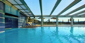 Indoor pool, seasonal outdoor pool, pool umbrellas, pool loungers - Relax Hotel Acquaviva (Casole d'Elsa)