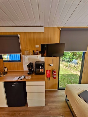 1 camera, Wi-Fi, lenzuola