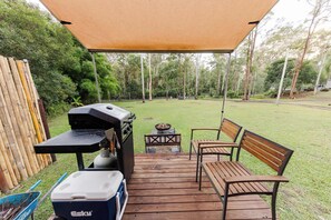Outdoor dining - Cedar Creek Falls by Tiny Away (Tamborine Mountain)