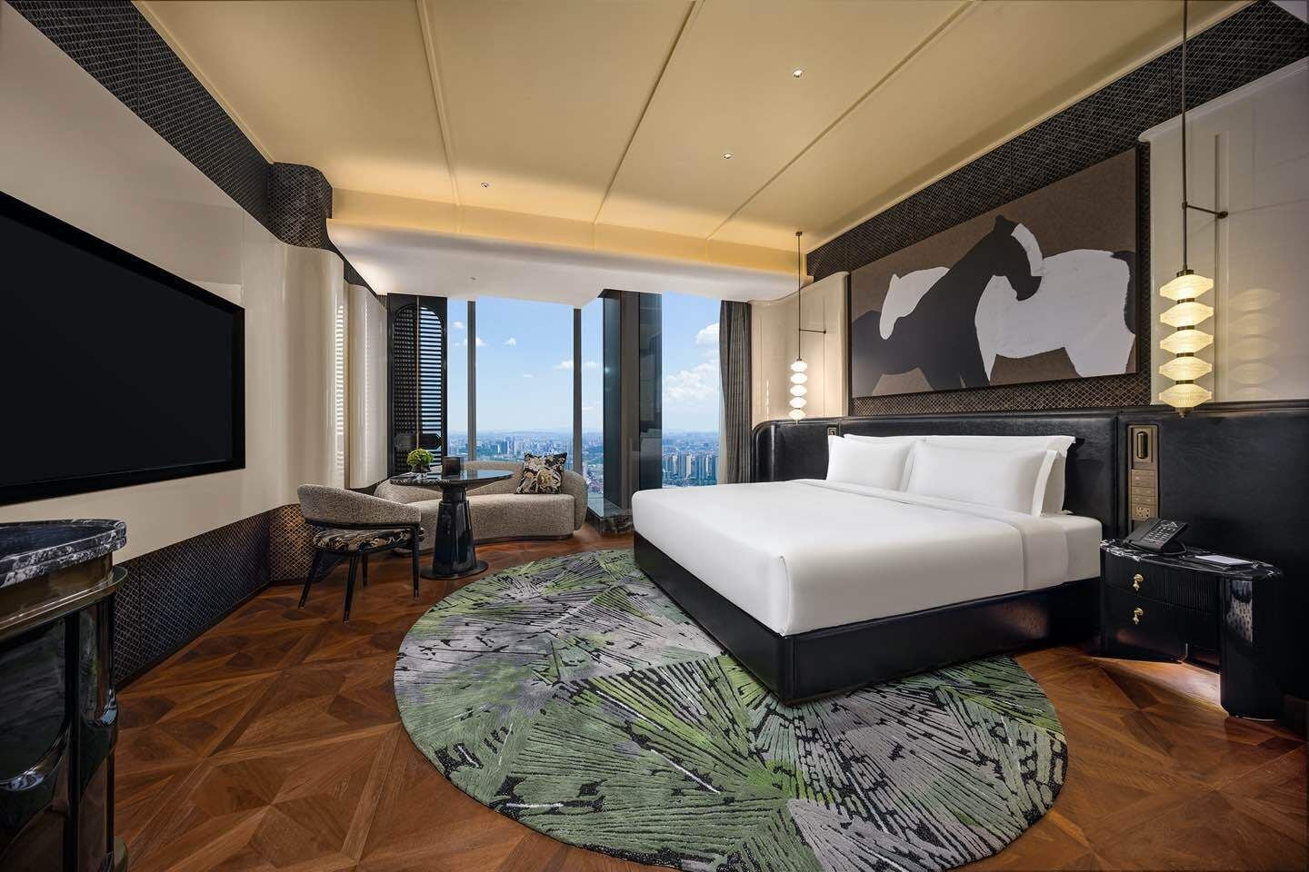 Habitación individual clásica | Artículos del minibar gratis y escritorio 