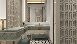 Artículos del minibar gratis y escritorio 