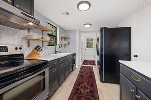 Mikrowelle, Ofen, Herdplatte, Geschirrspüler