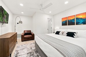 4 habitaciones, tabla de planchar con plancha y cuna de viaje