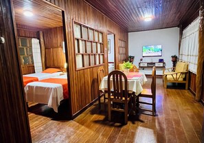 3 Schlafzimmer, Bügeleisen/Bügelbrett, kostenloses WLAN, Bettwäsche