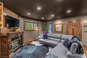 Smart TV, fireplace