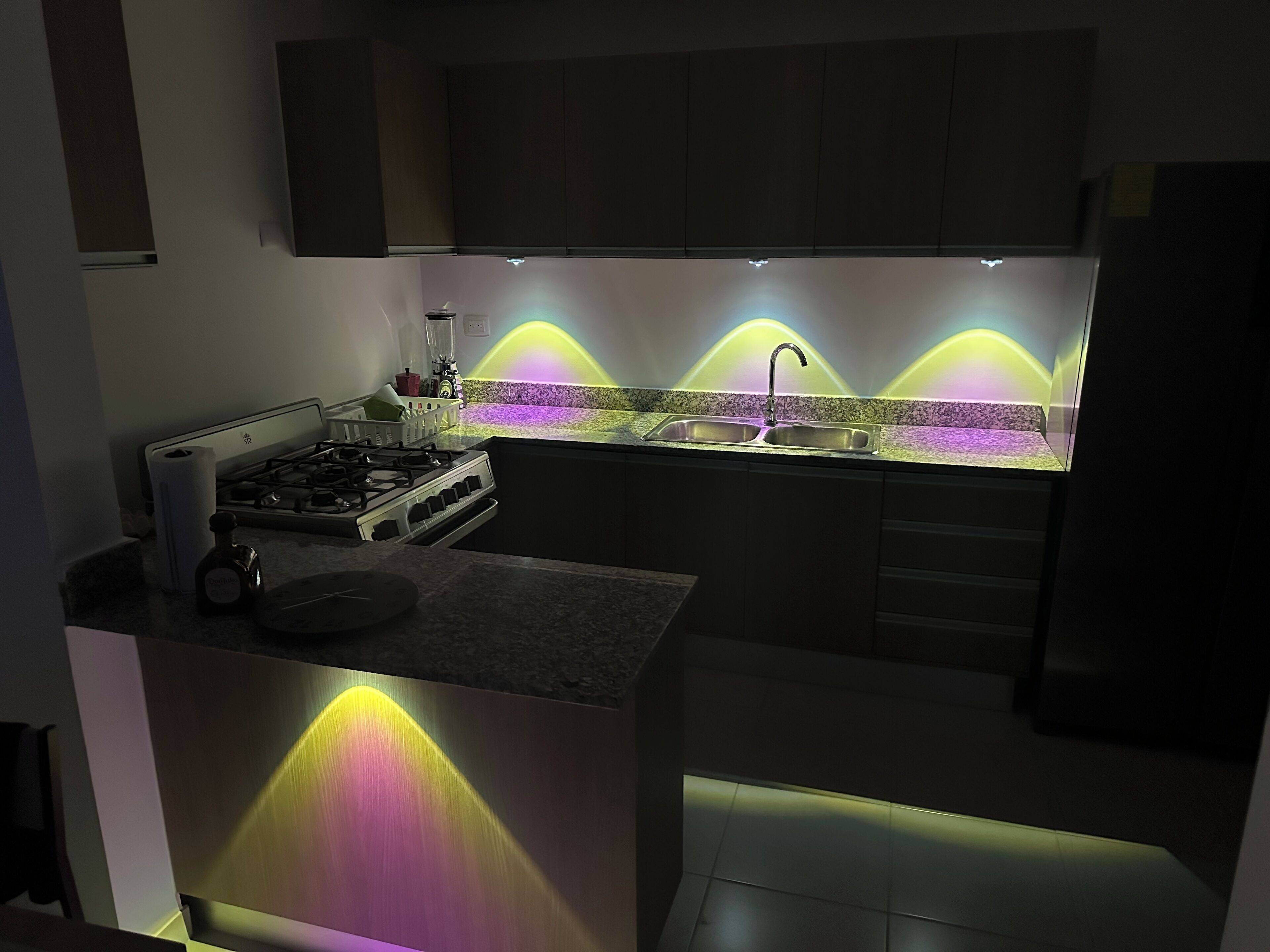 Microondas, horno, placa de cocina, cafetera/tetera