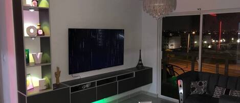 智能電視、書籍