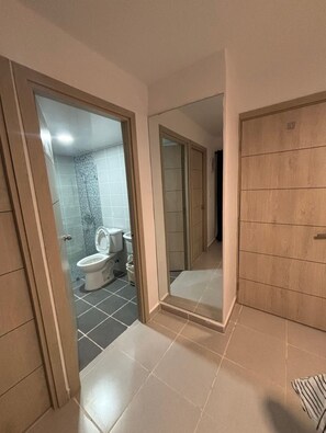 Towels, soap, toilet paper - Cozzy Apartment Torre Jacobo Majluta. (Villa Mella)