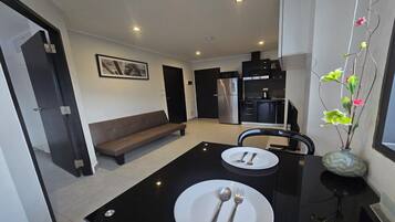 Apartment, Balcony, City View | Living area