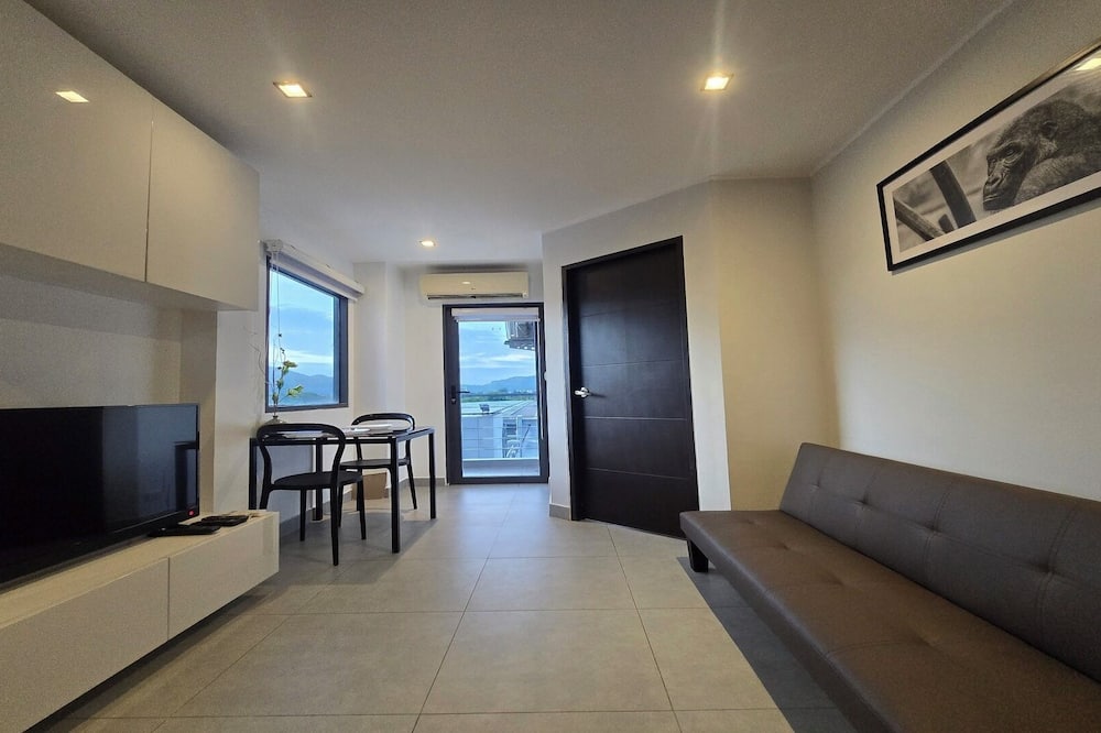 Boutique Bliss 1BR T1-506