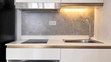 雪櫃、微波爐、爐具、廚房用具/餐具/器皿