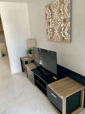 Interior - Charming 2-bedroom villa in delightful Mangilao with AC (Mangilao)