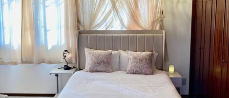 1 室のベッドルーム、WiFi (無料)、ベッドシーツ