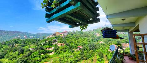 Rom – elite, balkong, fjellutsikt | Terrasse/patio