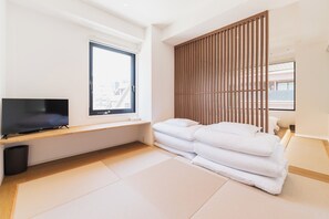 2 bedrooms, desk, free WiFi, bed sheets