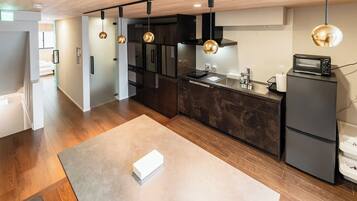 Fridge, microwave, cookware/dishes/utensils