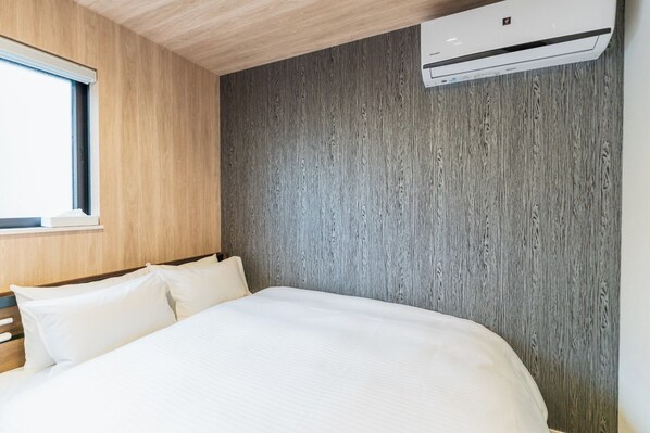 4 bedrooms, desk, free WiFi, bed sheets