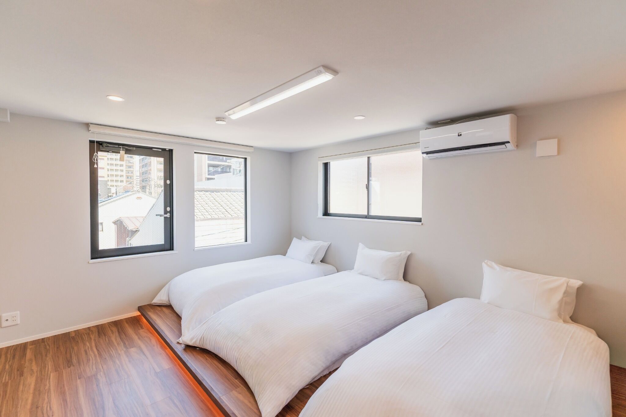 4 bedrooms, desk, free WiFi, bed sheets