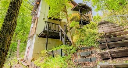A rental villa with a bath fed by the hot spring w / Agatsumagun Gunma