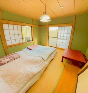 2 bedrooms, desk, free WiFi, bed sheets