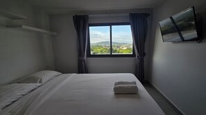 公寓, 陽台, 城市景觀 | 客房內保險箱、熨斗/熨衣板、免費無線上網
