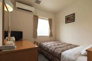 1 bedroom, desk, iron/ironing board, free WiFi - Smoking Single Room | Room only / Maniwa Okayama (Maniwa)