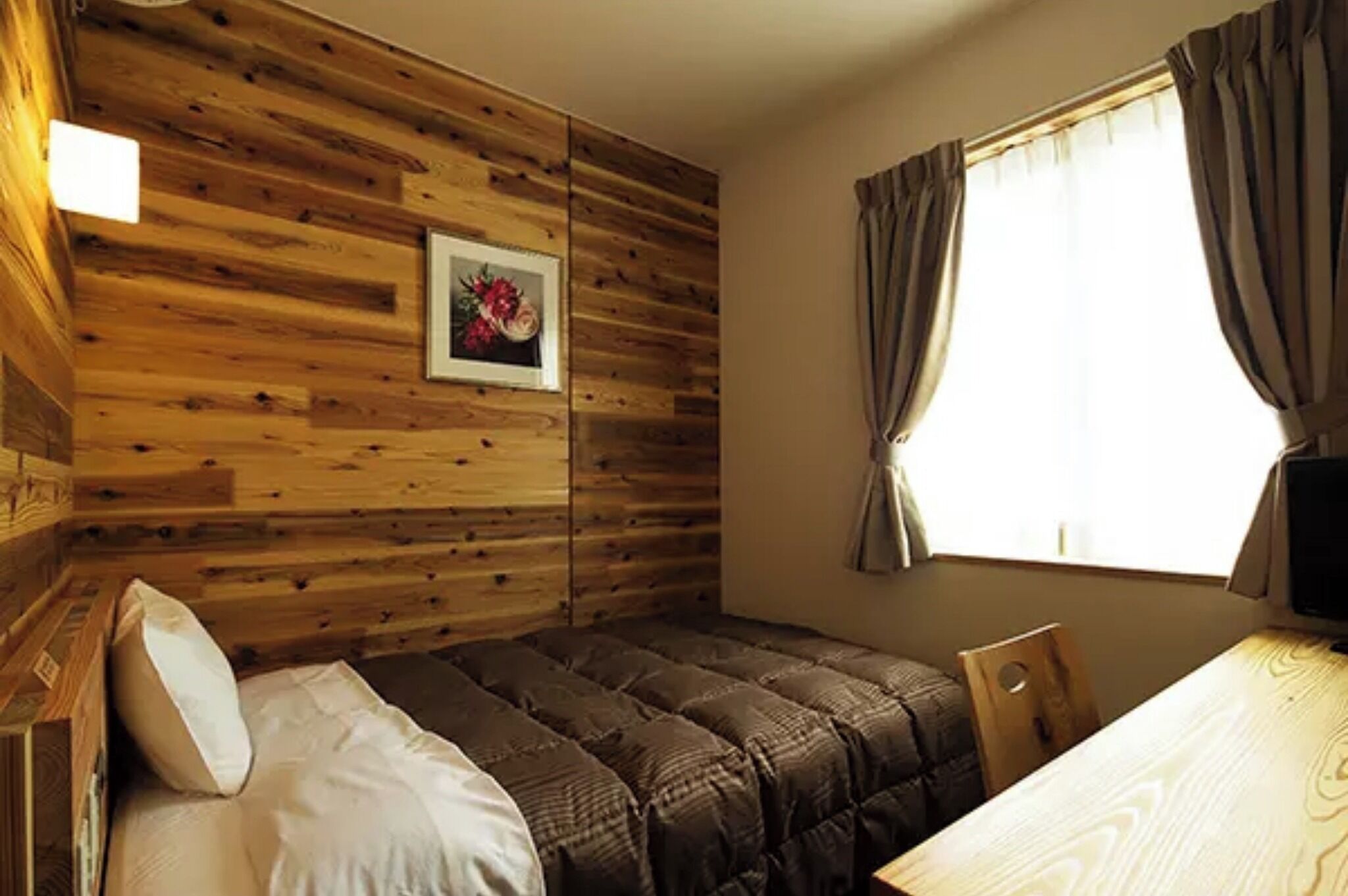 1 dormitori, escriptori, planxa i posts de planxar i wifi gratuïta 