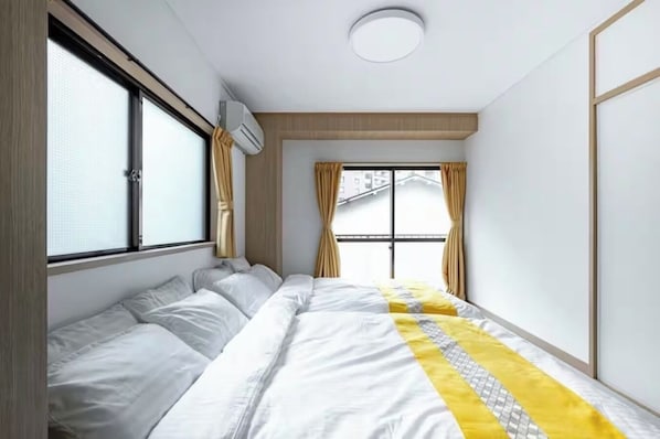 2 bedrooms, desk, free WiFi, bed sheets