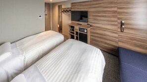 1 habitación, escritorio, tabla de planchar con plancha y wifi gratis 