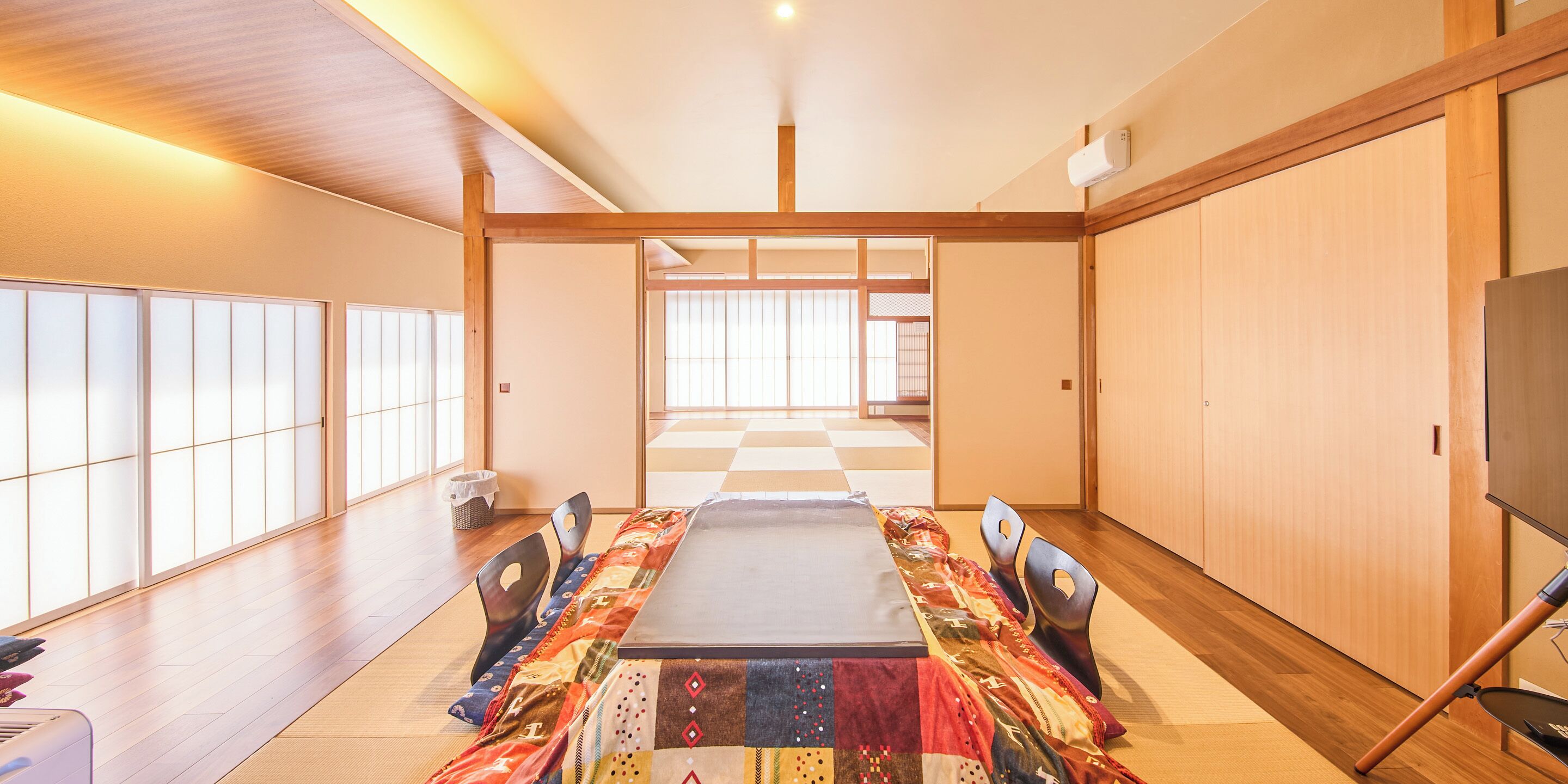 薄型テレビ