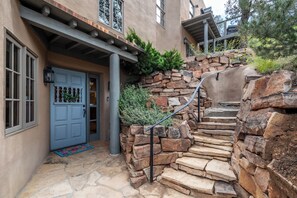 Exterior detail - Mountaintop Luxury, Amazing Deck with Fire Pit (Santa Fe)